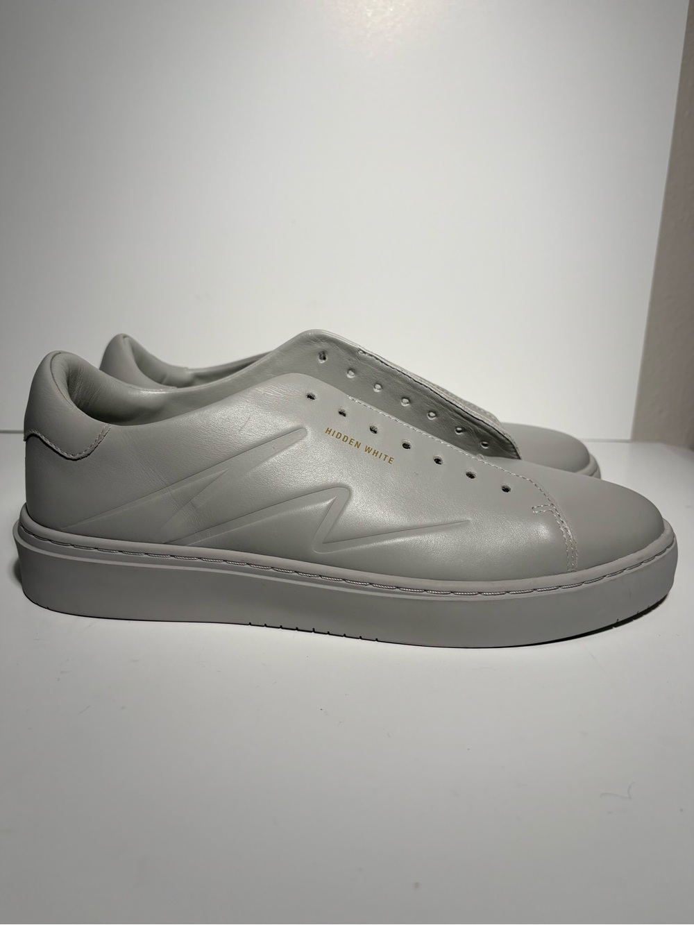 Hidden White Dylan Sneakers